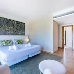 Villa Unique -1 Km To Beach, Private Natural Pool, Tennis Court & Jumping Mat