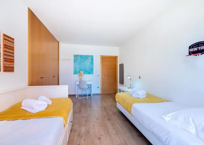 Unique Villa -1 Km To Beach, Private Natural Pool, Tennis Court & Jumping Mat Сагреш