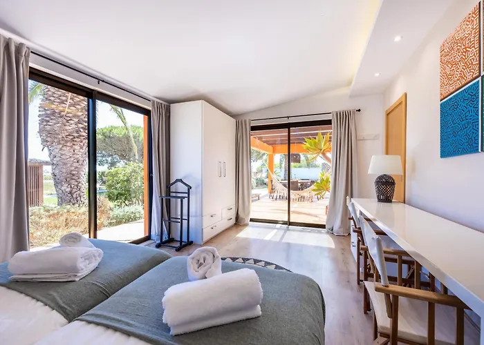 Unique Villa -1 Km To Beach, Private Natural Pool, Tennis Court & Jumping Mat