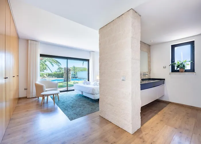 Unique Villa -1 Km To Beach, Private Natural Pool, Tennis Court & Jumping Mat Вилла *