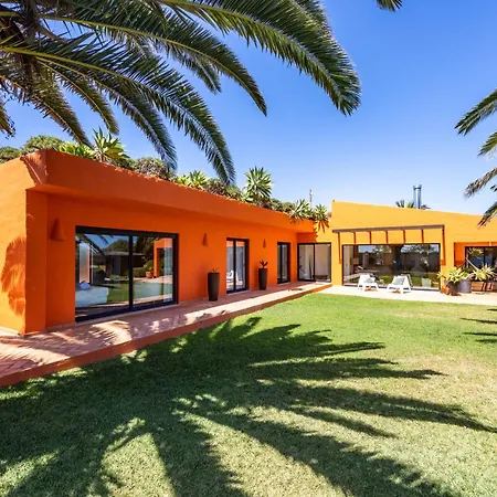 Unique -1 Km To Beach, Private Natural Pool, Tennis Court & Jumping Mat Vila *