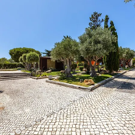 Unique -1 Km To Beach, Private Natural Pool, Tennis Court & Jumping Mat
